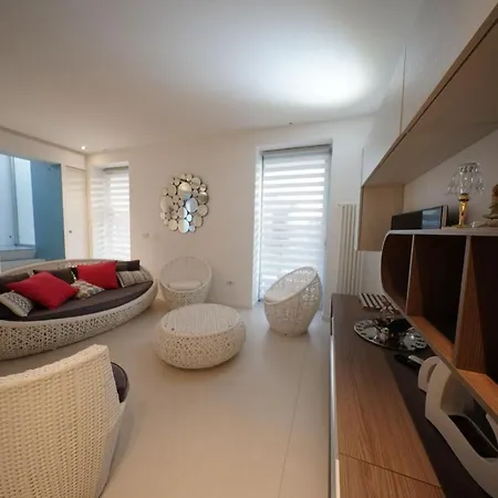 Eden Luxury Focene