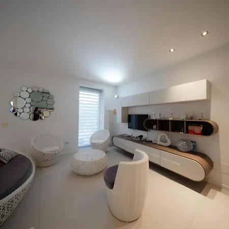 Eden Luxury * Focene